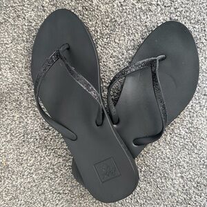 Reef Black Flip-Flops for Women